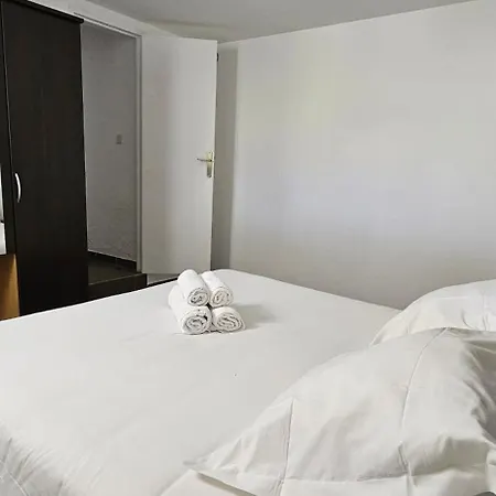 T3 Dolce & D5 Avec Piscine Et Vue Montagnes *